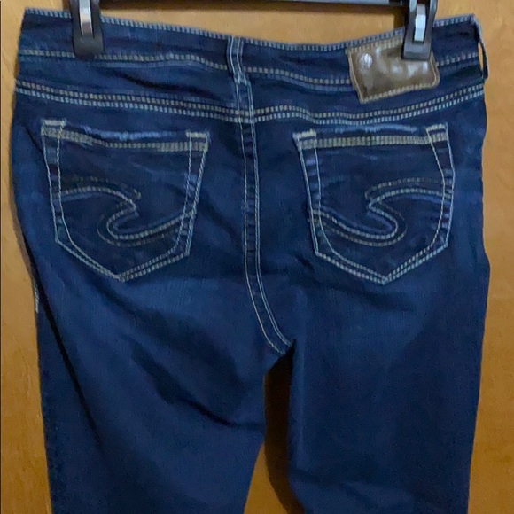 Silver Brand Suki Fit Jeans - Picture 3 of 4